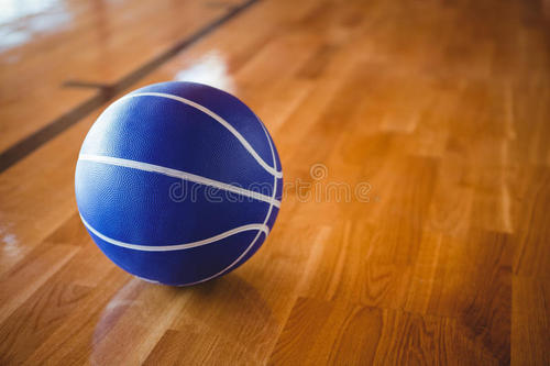 如何挑选篮球馆运动木地板